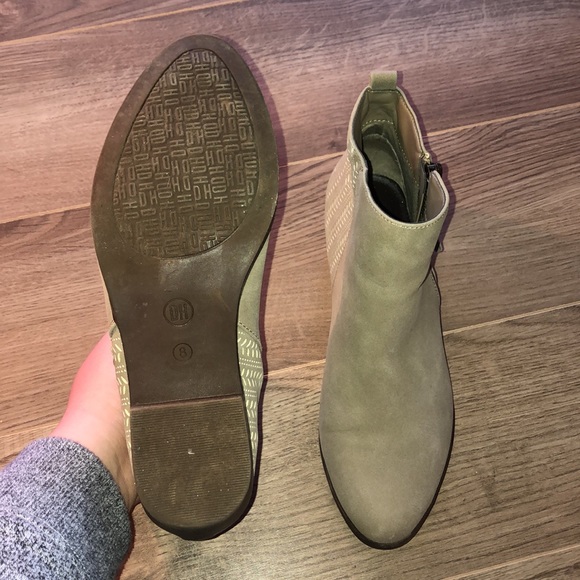 Boots - Picture 3 of 3